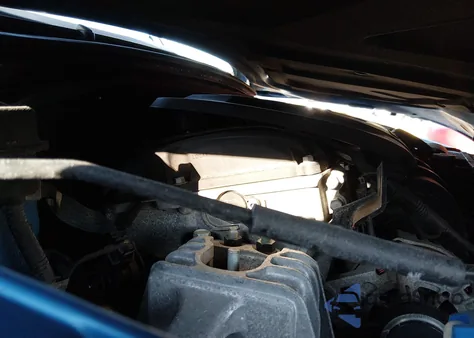 2017 Hyundai Elantra Limited z USA, uszkodzony, nr VIN KMHD84LF2HU301032